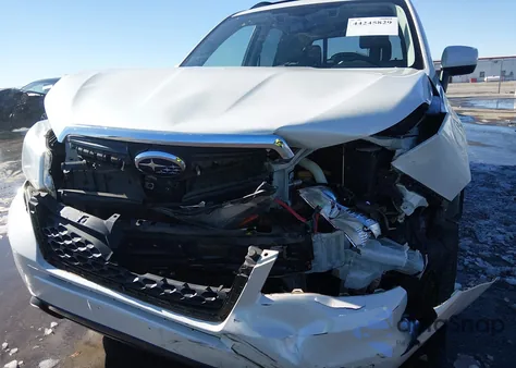 2015 Subaru Forester 2.5I Limited z USA, uszkodzony, nr VIN JF2SJARC3FH563158